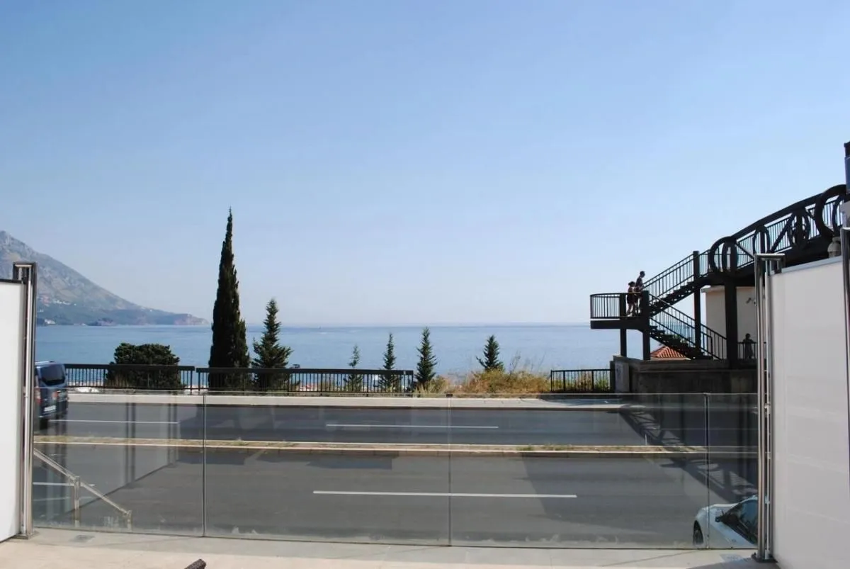 Sale, one bedroom apartment, 50m², Bečići, Budva