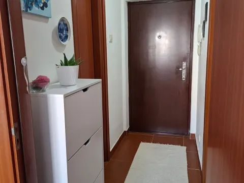 Izdavanje, jednosoban stan, 58m², Centar, Tivat - image 8