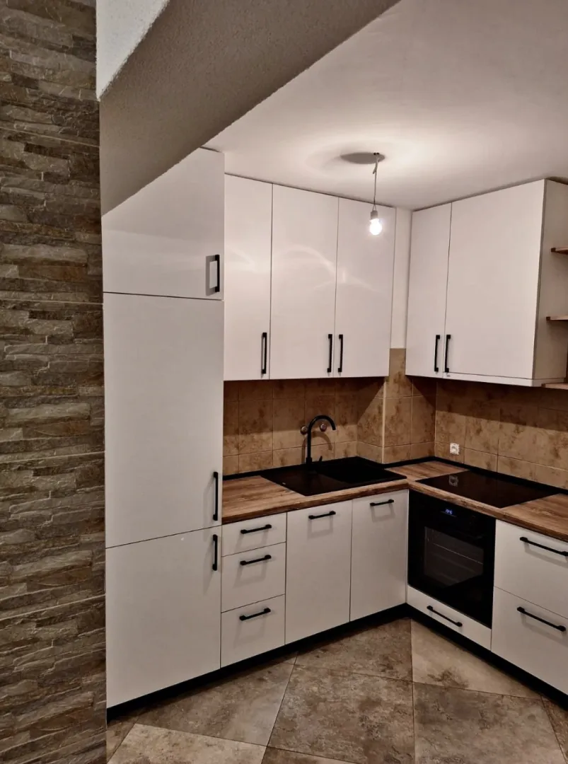 Prodaja, dvosoban stan, 52m², Centar, Tivat