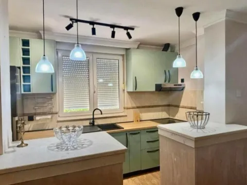 Izdavanje, jednosoban stan, 60m², Gorica C, Podgorica