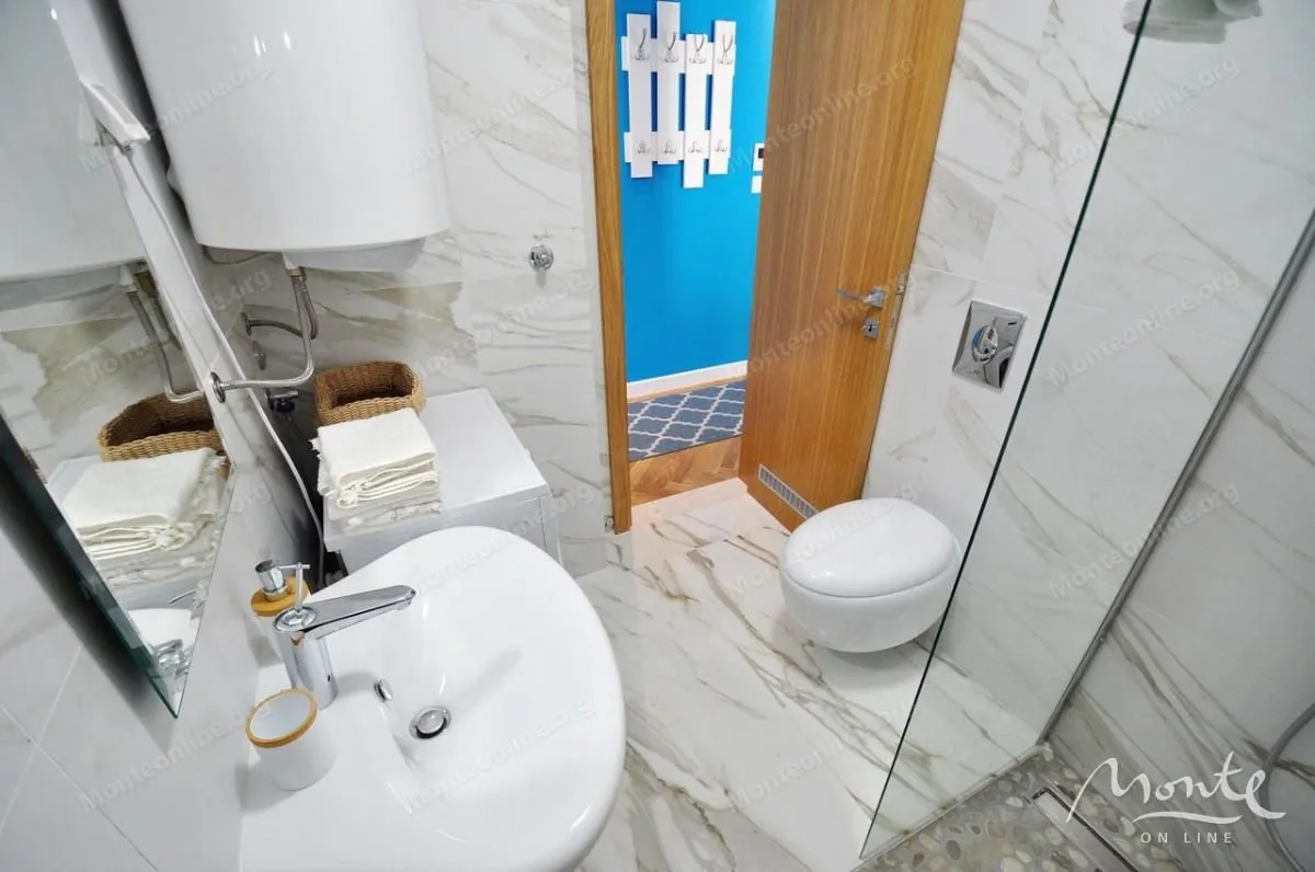 Prodaja, jednosoban stan, 52m², Dobrota, Kotor