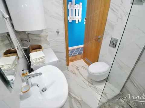 Sale, one bedroom apartment, 52m², Dobrota, Kotor - image 13