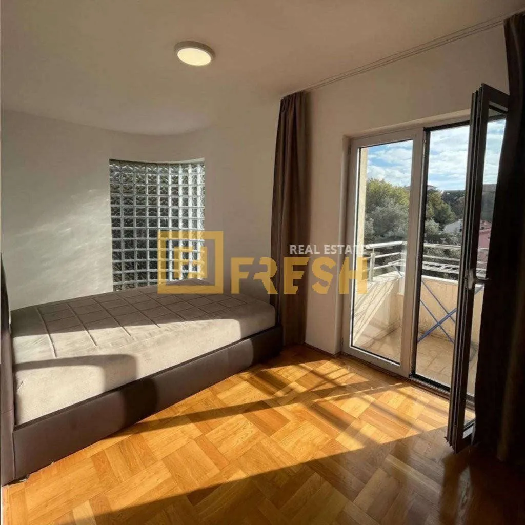 Rent, three bedroom apartment, 88m², Bečići, Budva