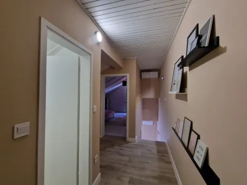 Izdavanje, trosoban stan, 105m², Tivat, Crna Gora - image 16