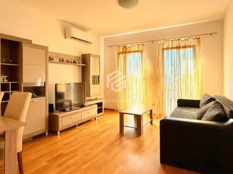 Izdavanje, trosoban stan, 95m², Zagorič, Podgorica