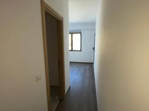 Prodaja, dvosoban stan, 80m², Pobrežje, Podgorica - image 7