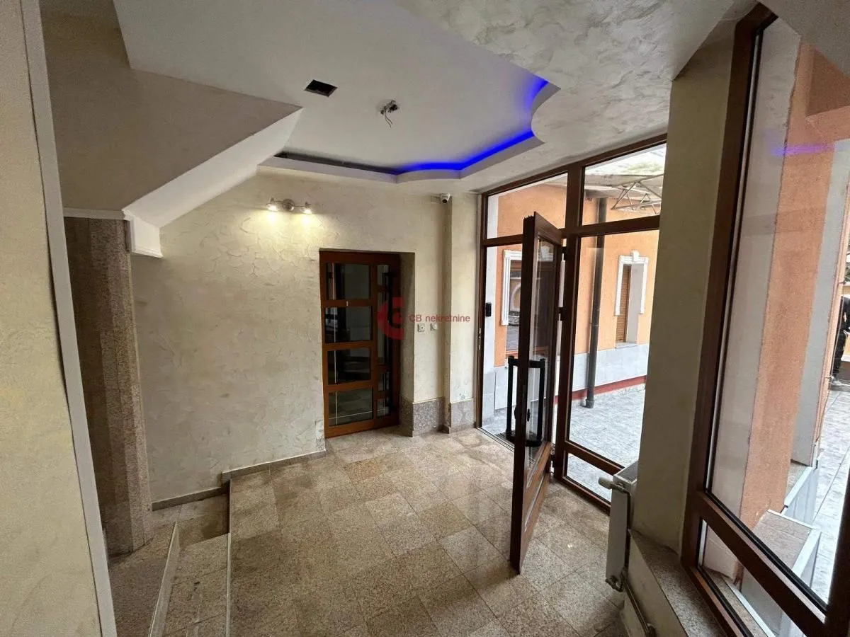 Sale, office space, 1400m², Centar, Subotica