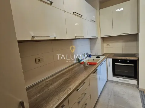 Prodaja, dvosoban stan, 68m², City Kvart, Podgorica - image 3