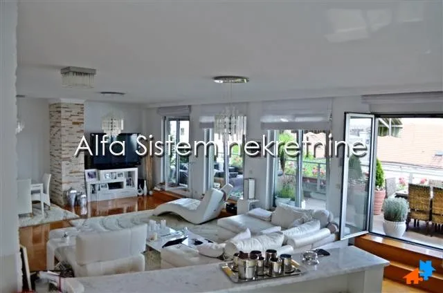 Rent, apartment, 230m², Čubura, Beograd