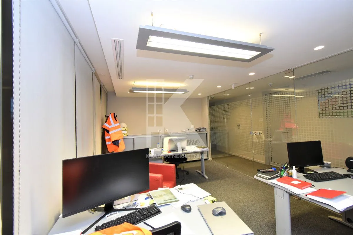 Rent, office space, 177m², City Kvart, Podgorica