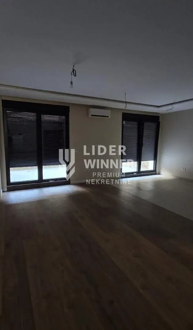 Sale, three bedroom apartment, 67m², Kluz, Zvezdara Sve Podlokacije