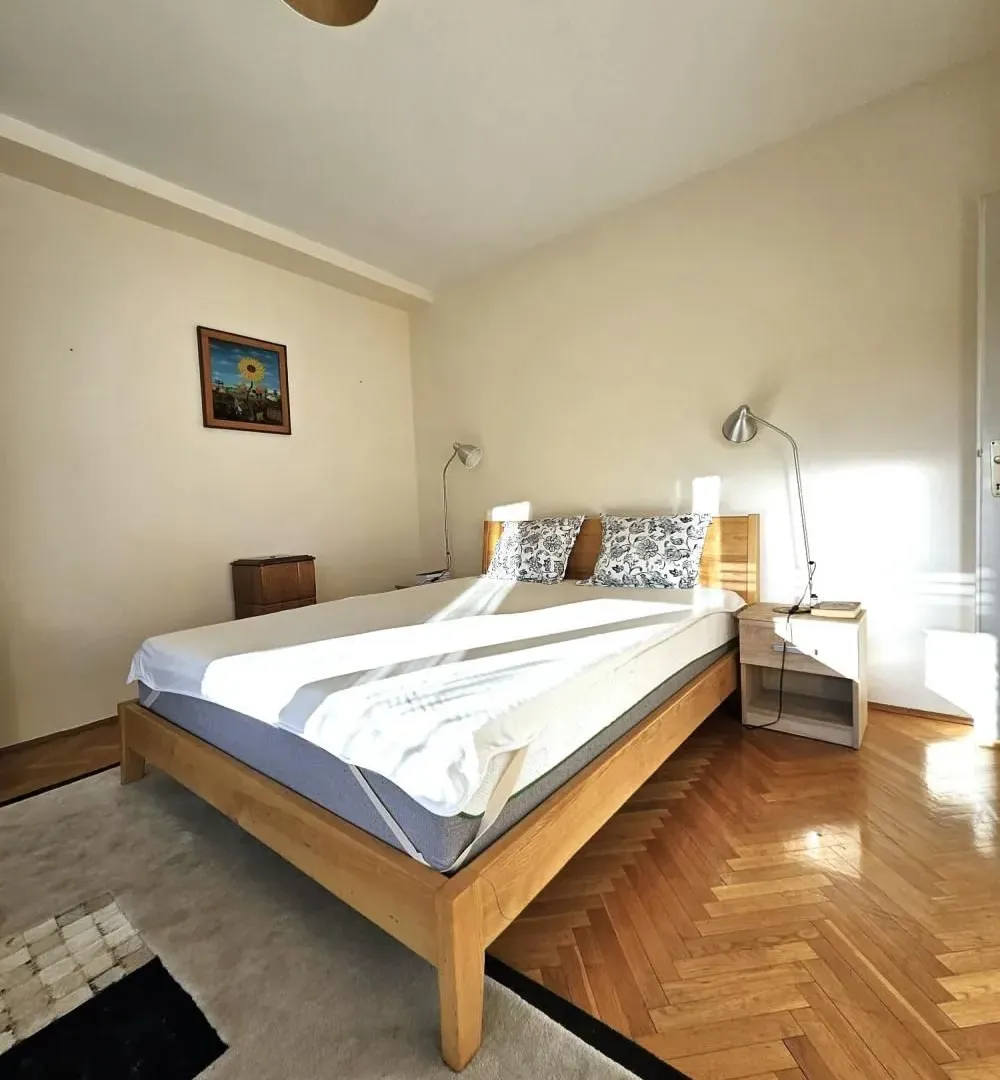 Rent, four bedroom apartment, 143m², Kalenić Pijaca, Vračar Sve Podlokacije