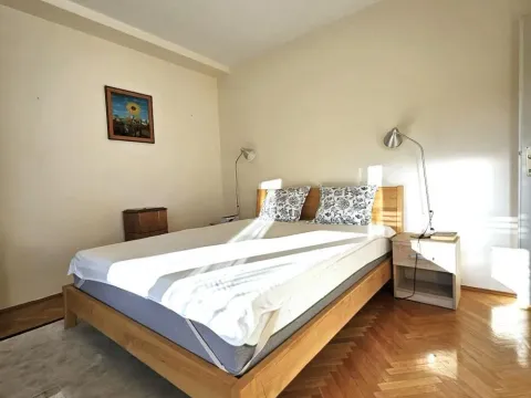 Izdavanje, četvorosoban stan, 143m², Kalenić Pijaca, Vračar Sve Podlokacije - image 10