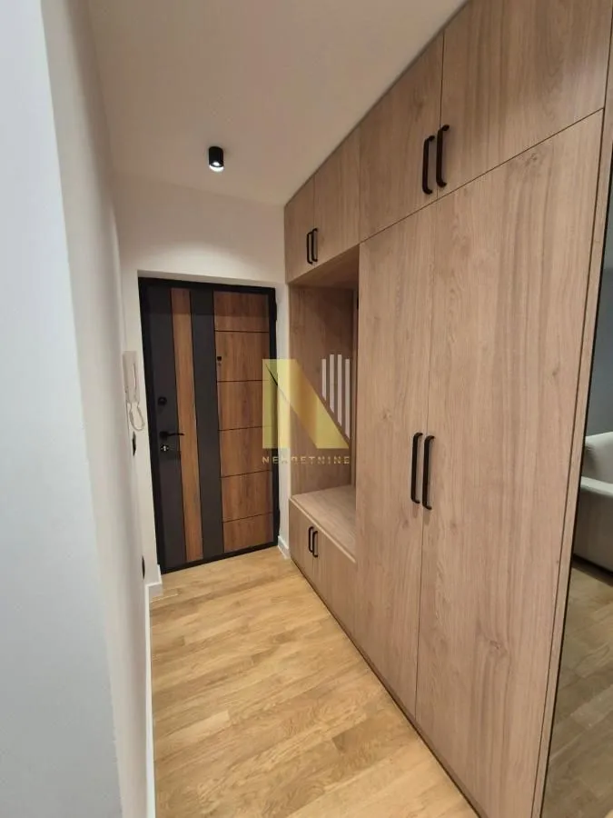 Izdavanje, trosoban stan, 67m², Banatić, Novi Sad Sve Podlokacije