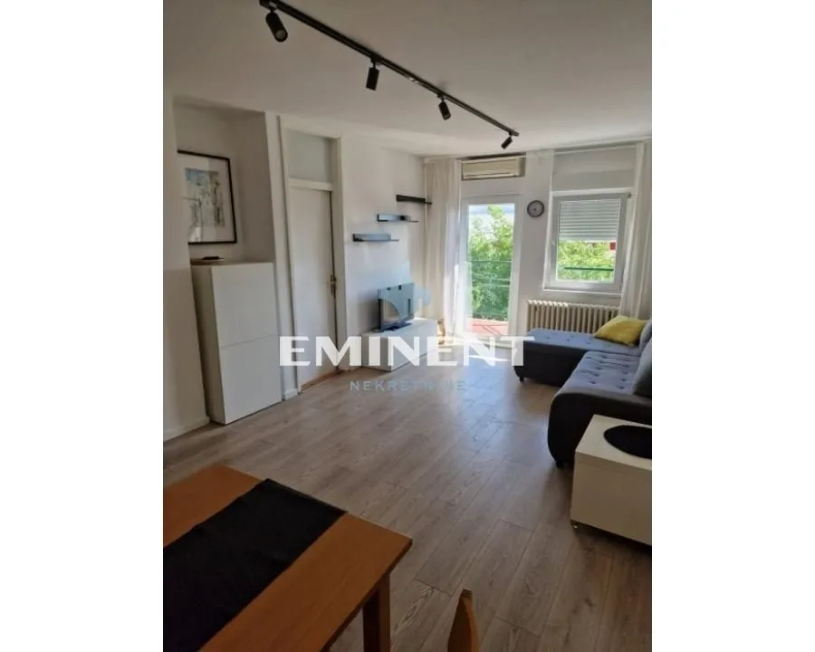 Rent, two bedroom apartment, 47m², Crveni Krst, Beograd