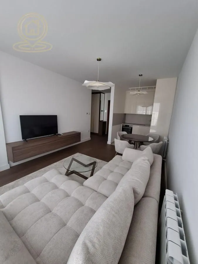 Izdavanje, dvosoban stan, 45m², Centar, Novi Sad