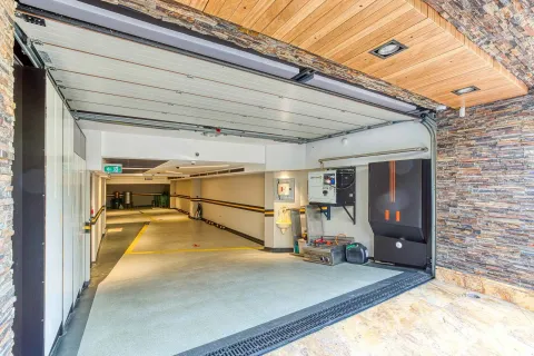 Prodaja, dvosoban stan, 107m², Budva, Crna Gora - image 8