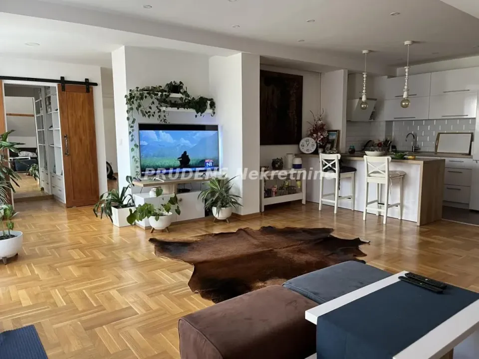 Prodaja, trosoban stan, 137m², Galenika, Beograd