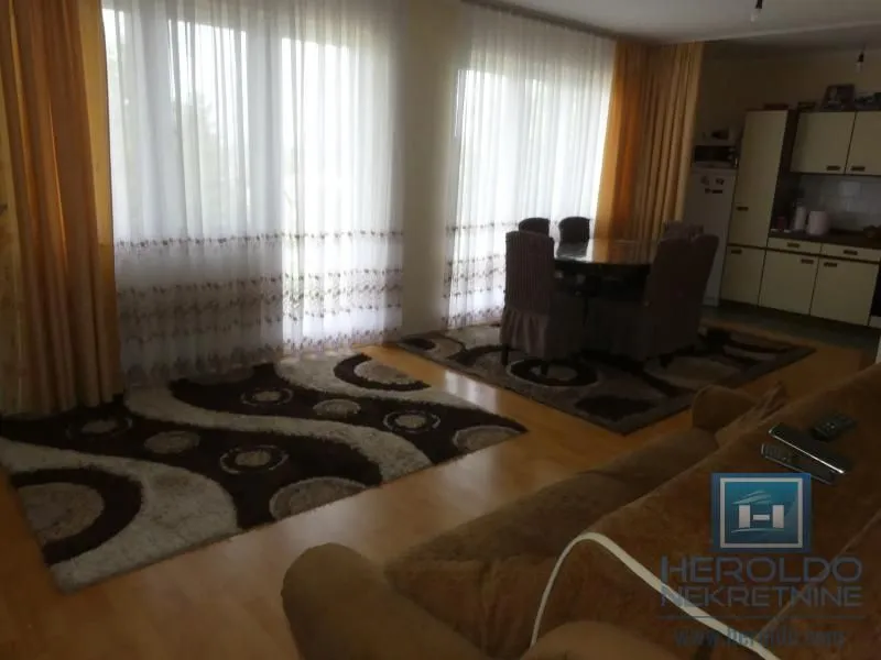 Prodaja, kuća, 279m², Strelište, Jagodina