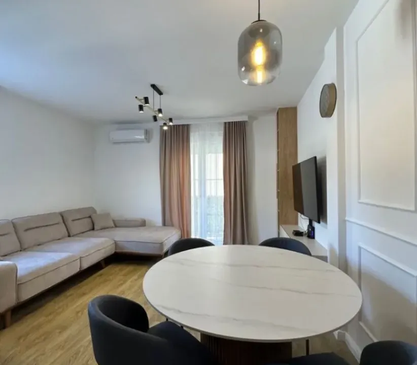 Izdavanje, dvosoban stan, 64m², Cetinje, Crna Gora