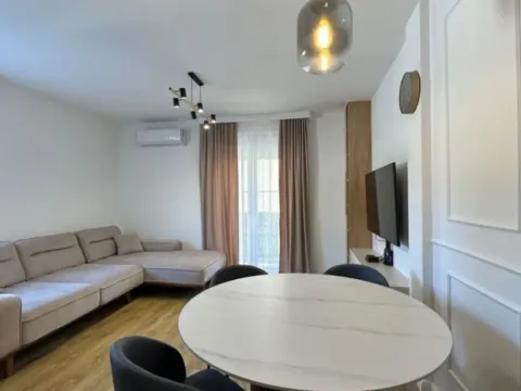 Izdavanje, dvosoban stan, 64m², Cetinje, Crna Gora
