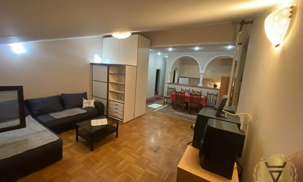 Izdavanje, trosoban stan, 85m², Cvetkova Pijaca, Zvezdara Sve Podlokacije