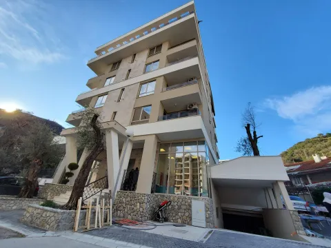Prodaja, stan, 80m², Budva, Crna Gora - image 13