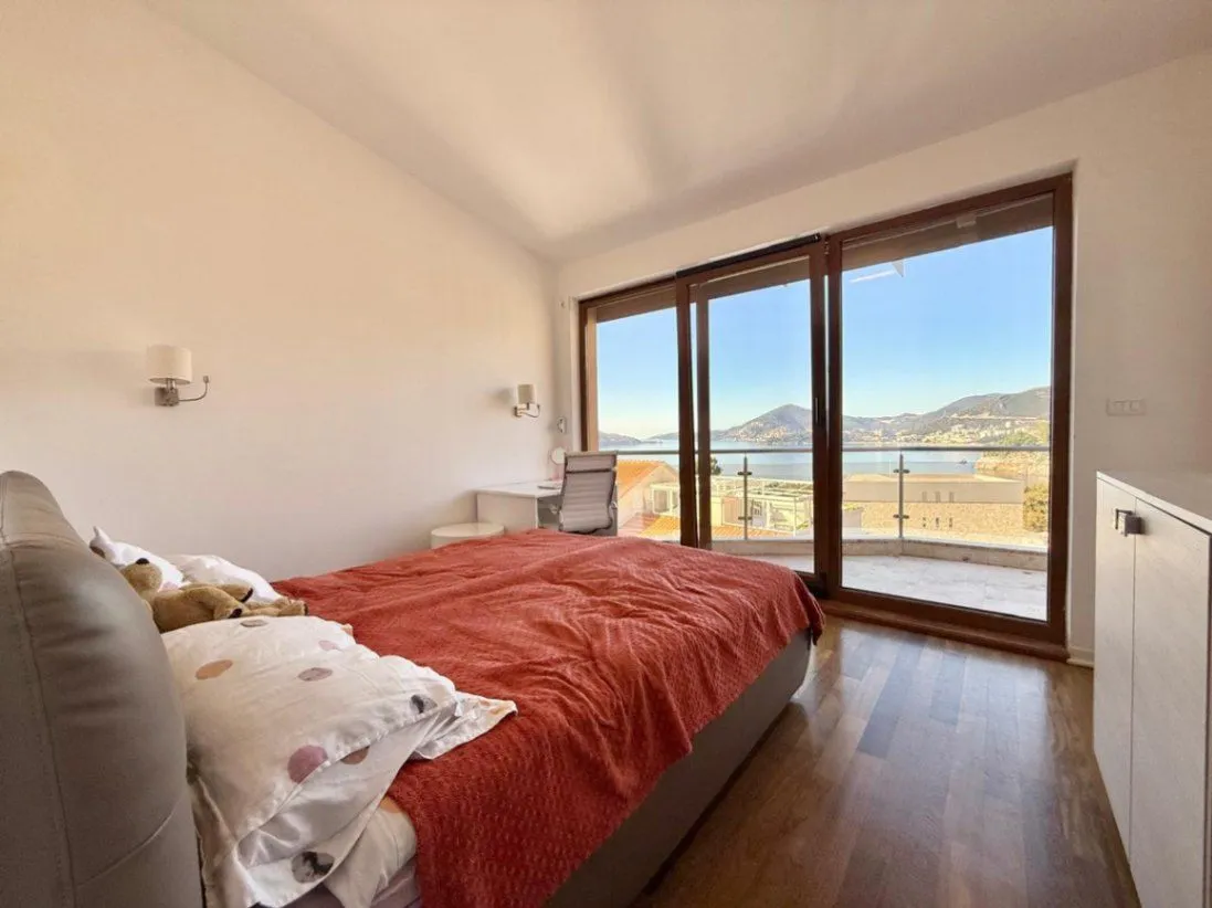Prodaja, trosoban stan, 191m², Kamenovo, Budva