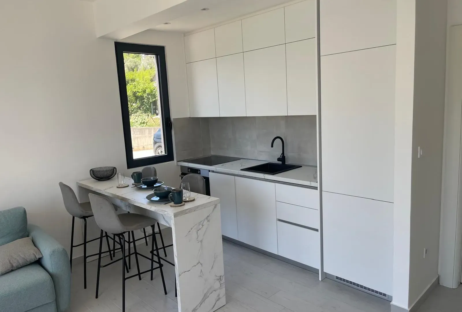 Izdavanje, jednosoban stan, 50m², Đenovići, Herceg Novi