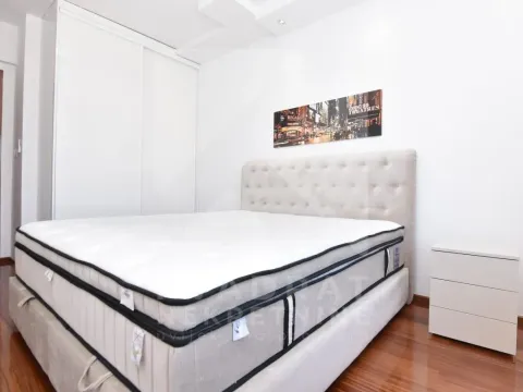 Izdavanje, četvorosoban stan, 140m², Centar, Podgorica - image 9