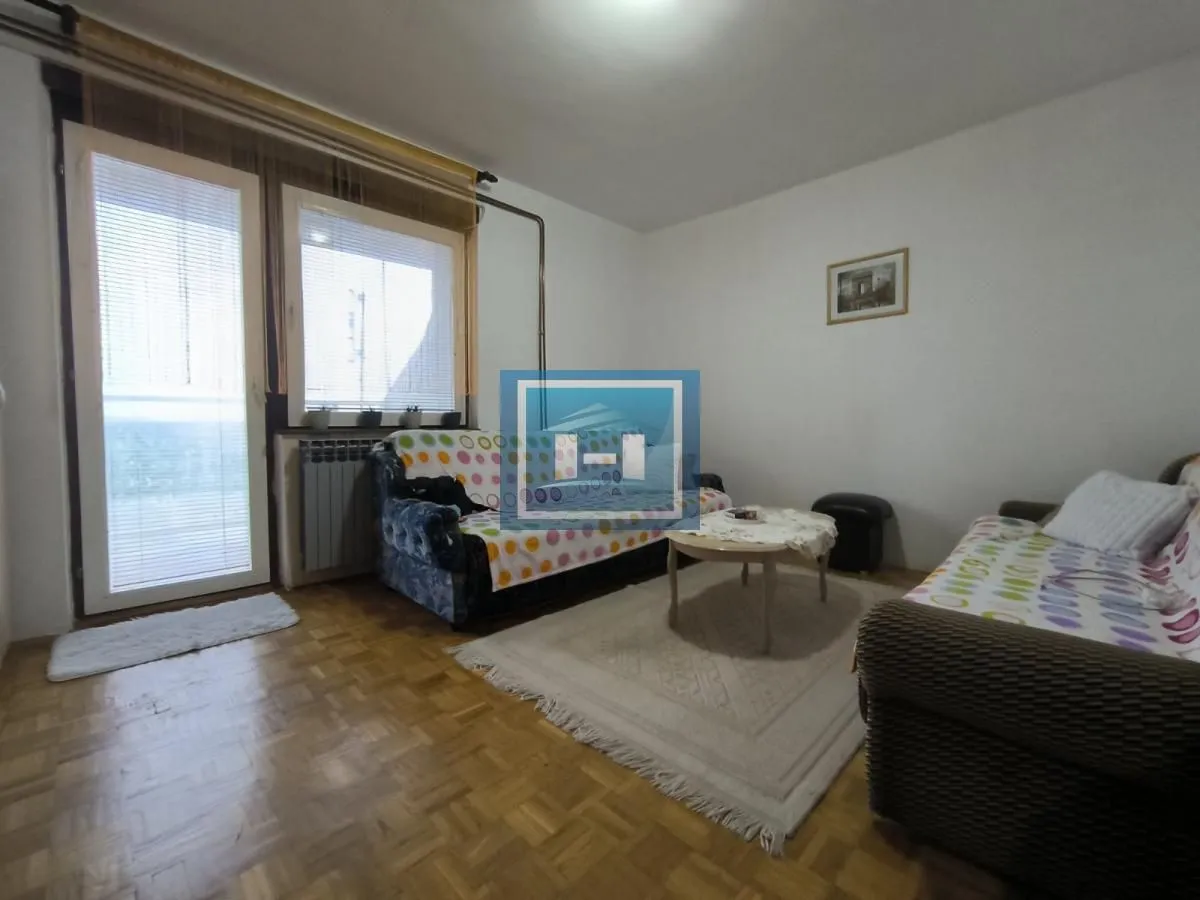 Prodaja, trosoban stan, 74m², Ćuprija, Srbija