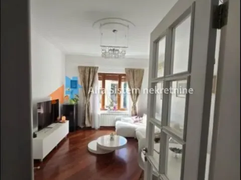 Izdavanje, trosoban stan, 86m², Kalenić Pijaca, Vračar Sve Podlokacije - image 3