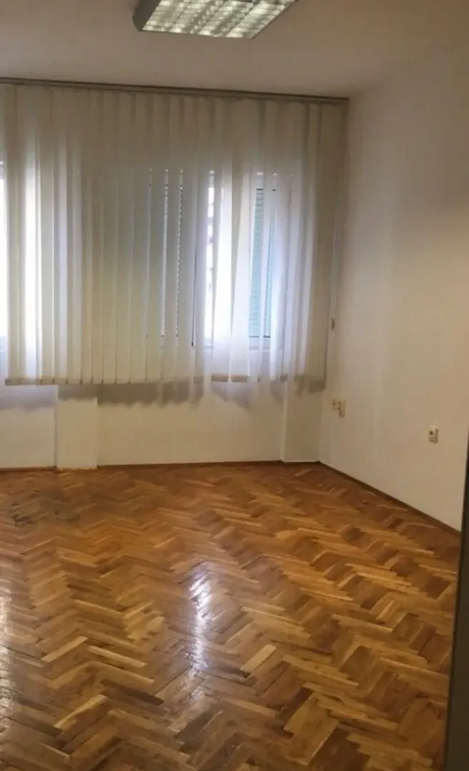 Izdavanje, poslovni prostor, 36m², Centar, Podgorica