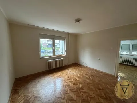 Rent, house, 200m², Banovo Brdo, Beograd - image 18