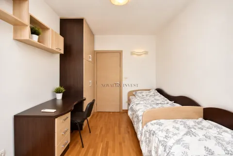 Rent, three bedroom apartment, 120m², City Kvart, Podgorica - image 11