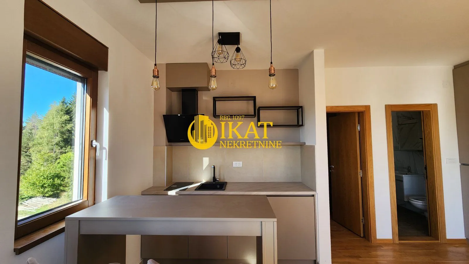 Prodaja, jednosoban stan, 41m², 25. Maj, Zlatibor