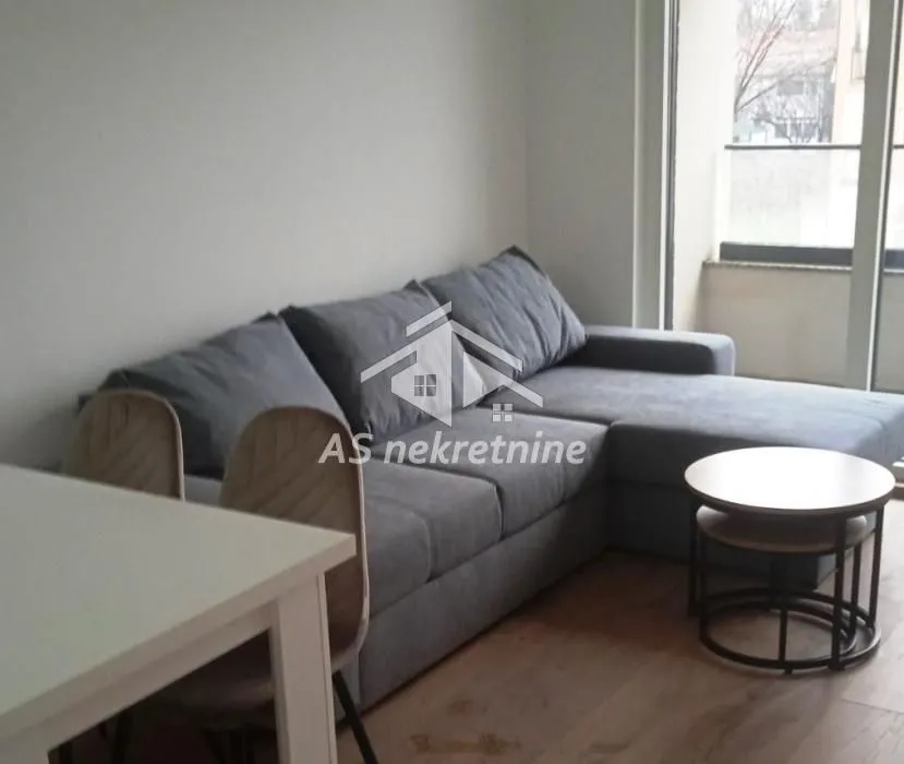 Izdavanje, stan, 42m², Zemun Cara Dušana, Zemun Sve Podlokacije