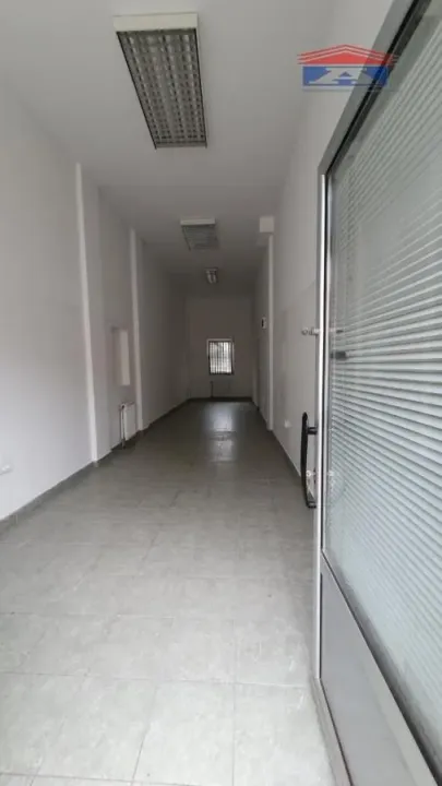 Izdavanje, poslovni prostor, 35m², Grbavica, Novi Sad Sve Podlokacije