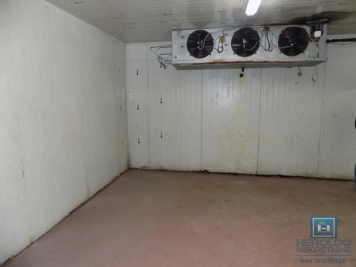 Rent, office space, 1500m², Donje Vidovo, Paraćin
