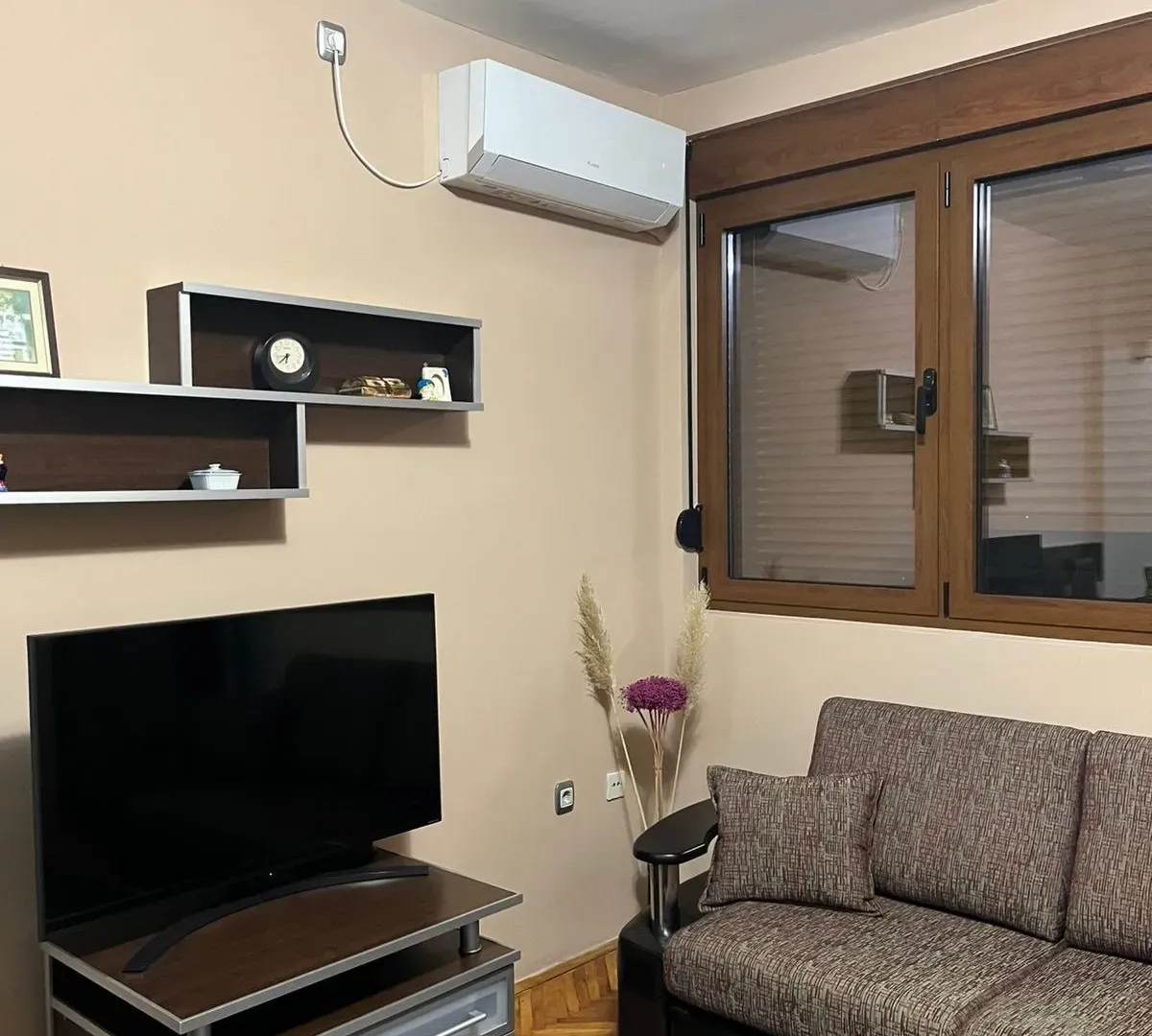 Rent, two bedroom apartment, 65m², Pejton, Podgorica