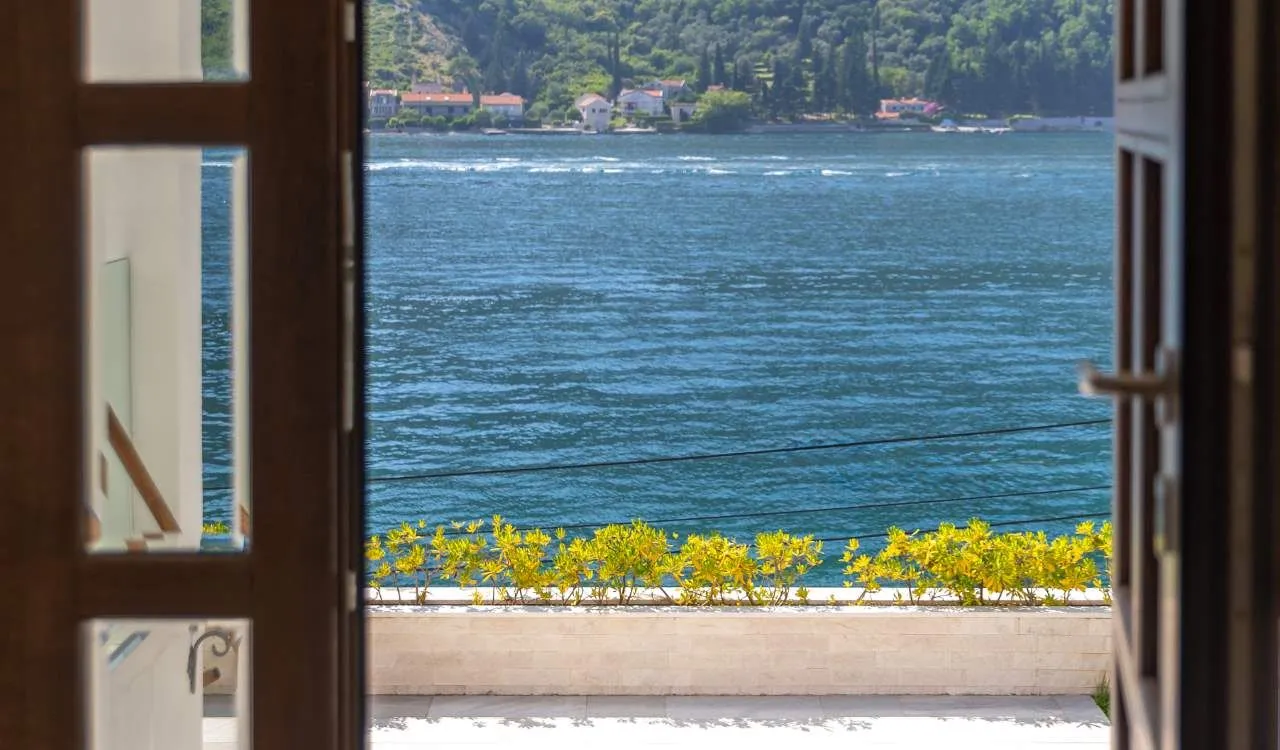 Sale, house, 423m², Lepetani, Tivat
