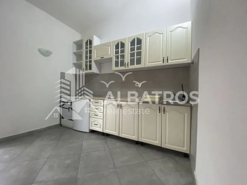 Izdavanje, stan, 30m², Bjeliši, Bar