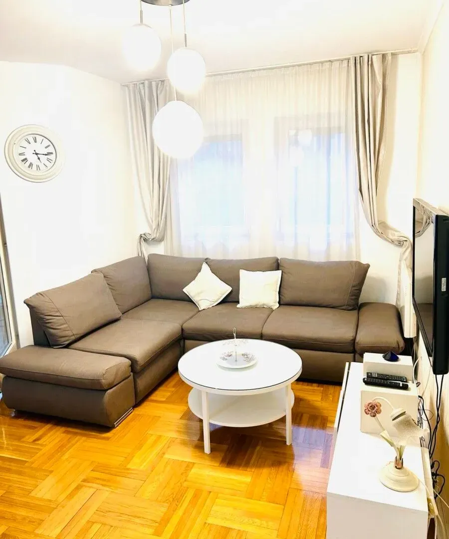 Izdavanje, jednosoban stan, 56m², Momišići, Podgorica