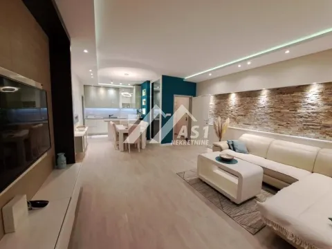Izdavanje, trosoban stan, 80m², Novi Sad Sve Podlokacije, Novi Sad - image 2