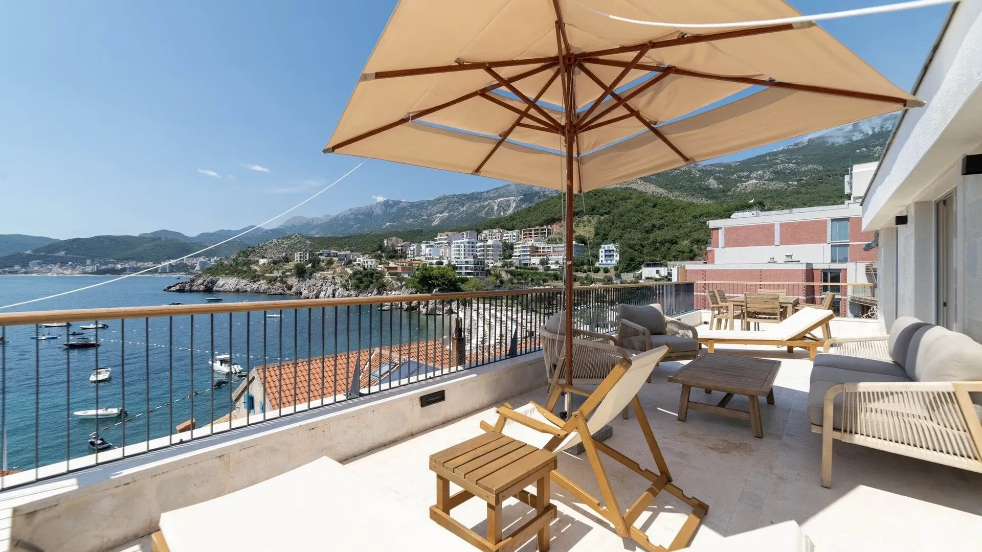 Sale, hospitality venue, 358m², Pržno, Budva