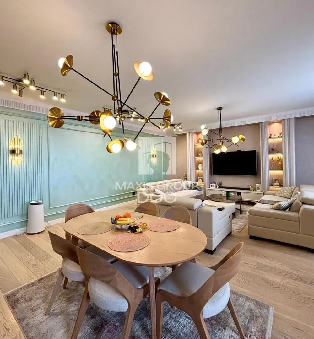 Prodaja, četvorosoban stan, 124m², Savski Venac, Beograd