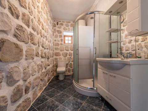 Sale, two bedroom apartment, 87m², Perast, Kotor - image 12