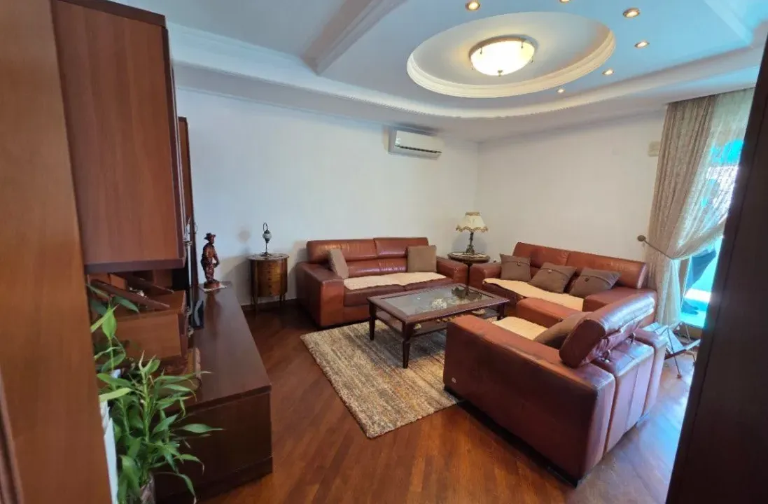 Prodaja, trosoban stan, 130m², Stari Aerodrom, Podgorica