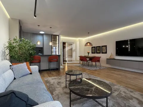 Izdavanje, dvosoban stan, 108m², Central Point, Podgorica - image 1