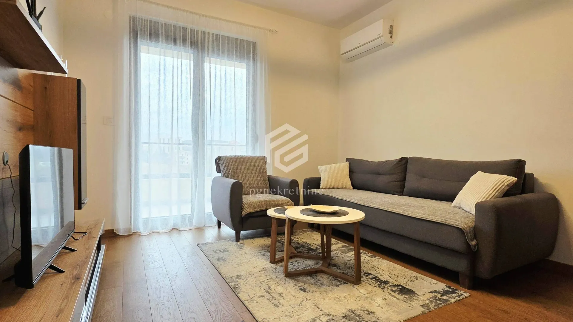Izdavanje, jednosoban stan, 59m², Centar, Podgorica